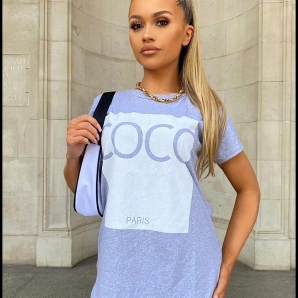 IT’S HERE!! 🛍 GREY COCO TSHIRT - Picture 1 of 9